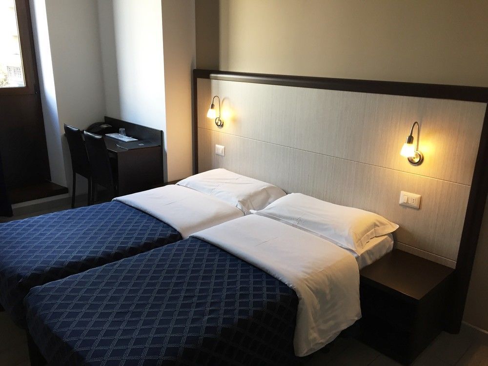 Av Hotel Milano Екстериор снимка