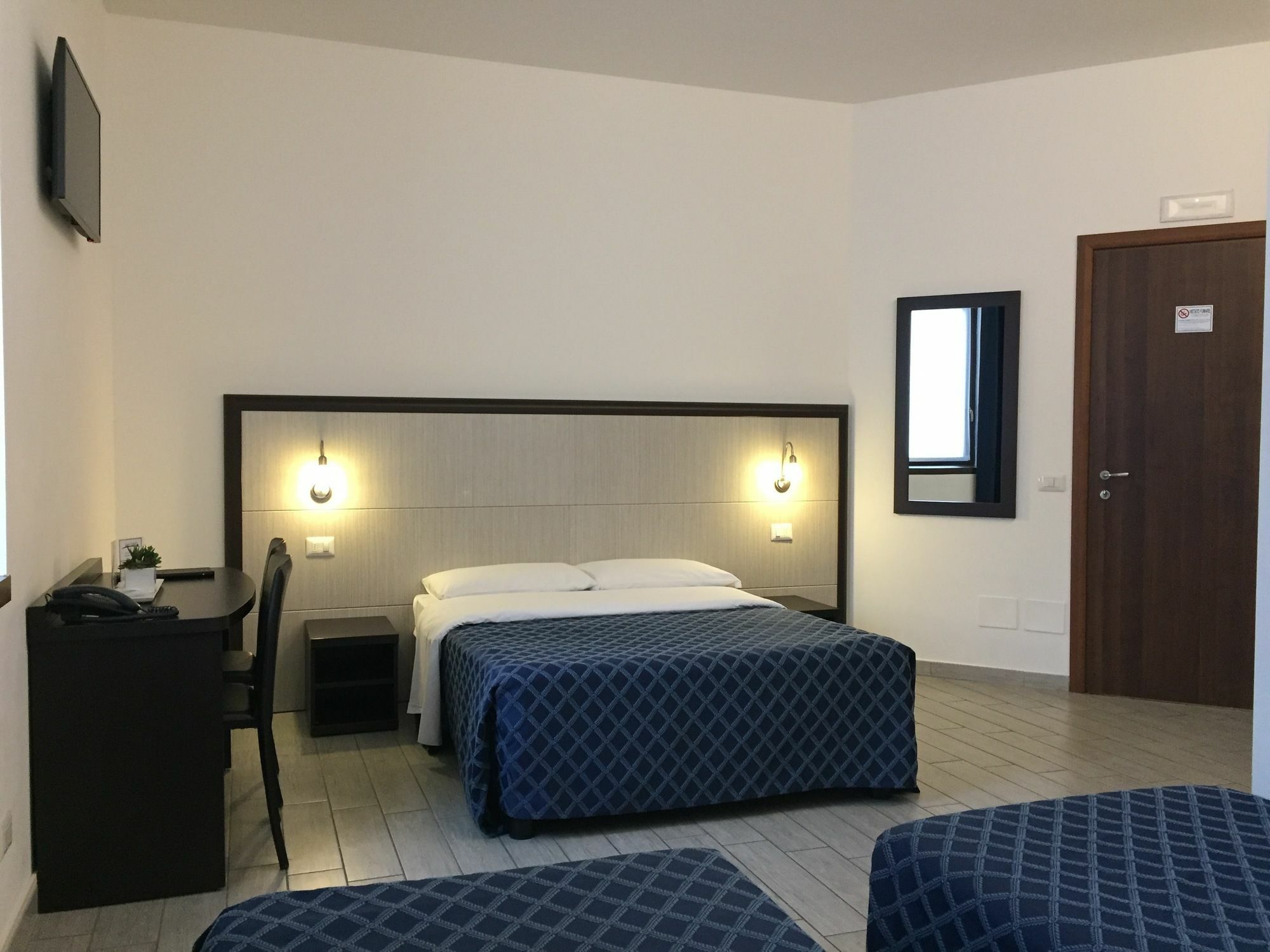 Av Hotel Milano Екстериор снимка