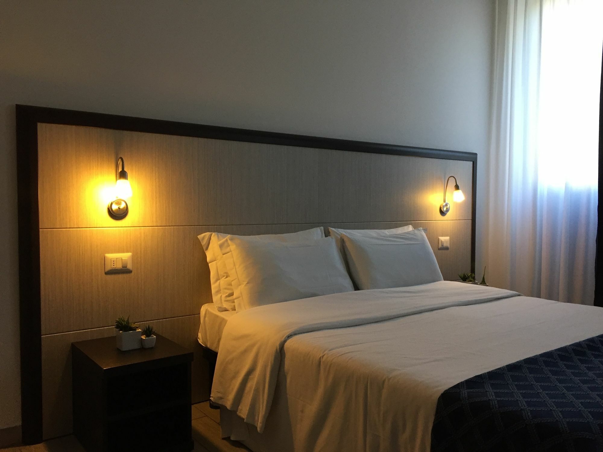 Av Hotel Milano Екстериор снимка