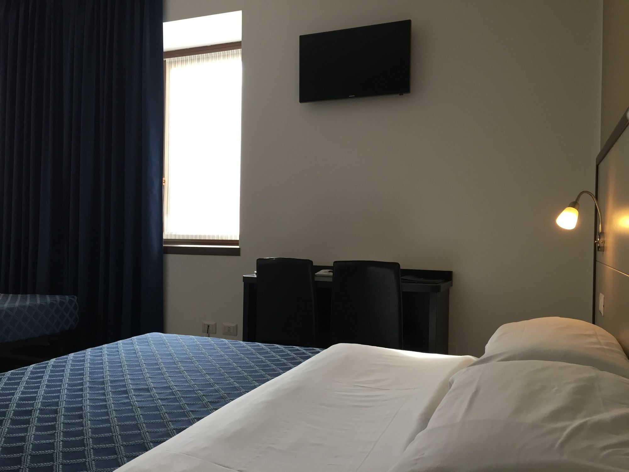 Av Hotel Milano Екстериор снимка
