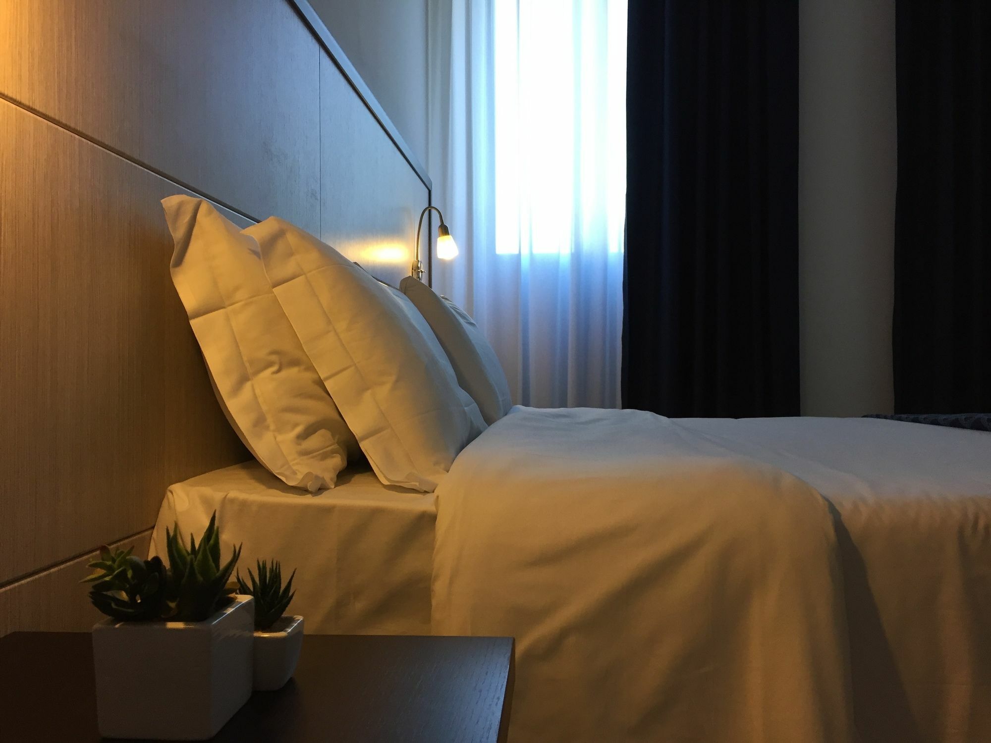 Av Hotel Milano Екстериор снимка