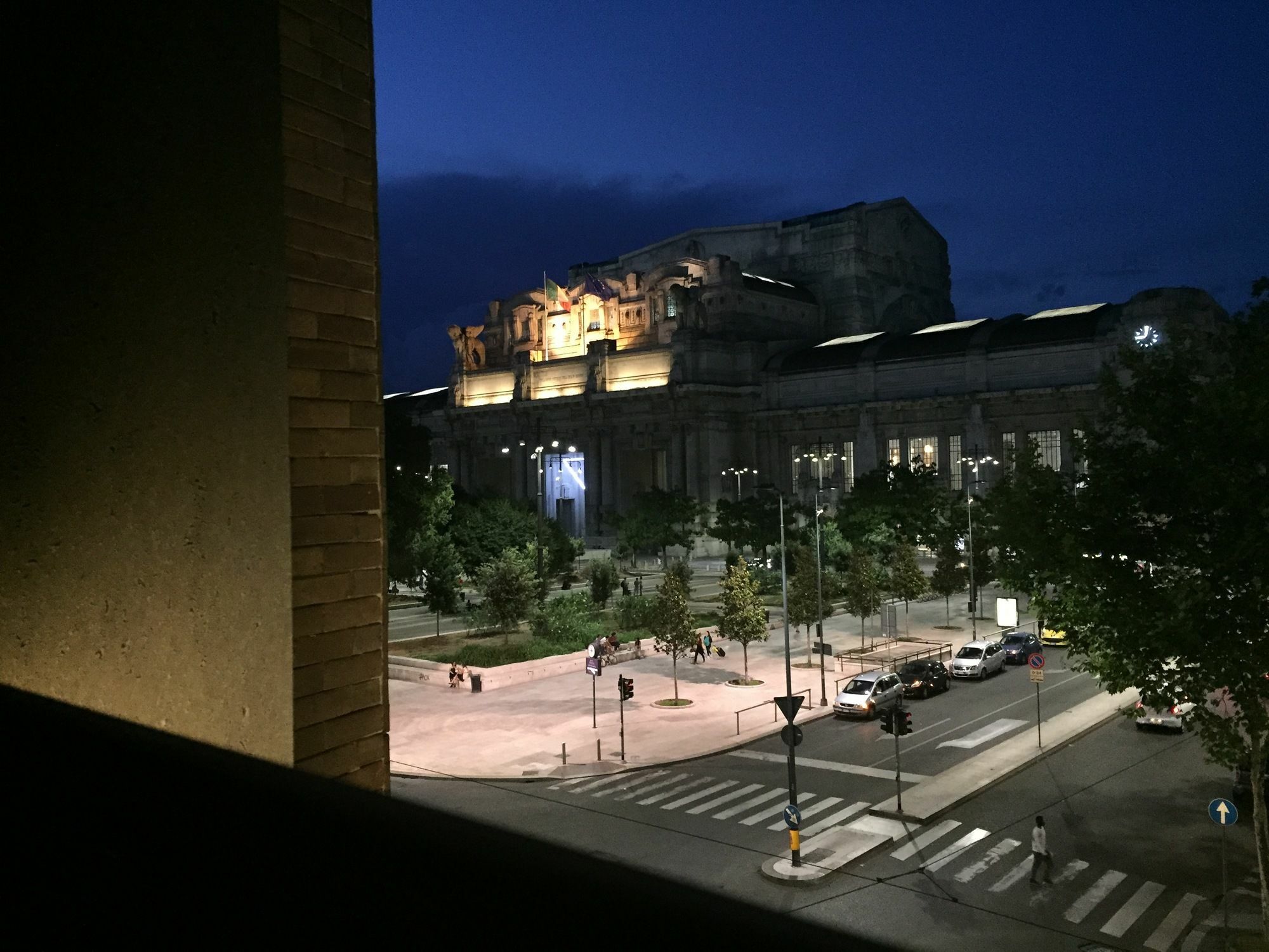 Av Hotel Milano Екстериор снимка